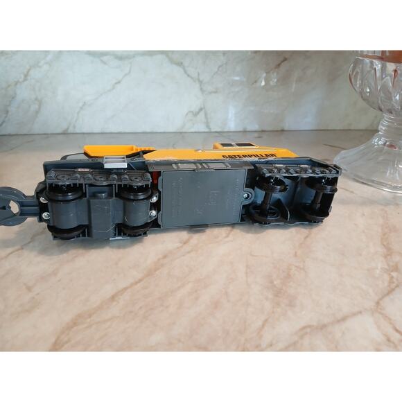 Toy State CATERPILLAR Construction Train Locomotive Engine CAT Yellow Works Fast - Picture 8 of 16